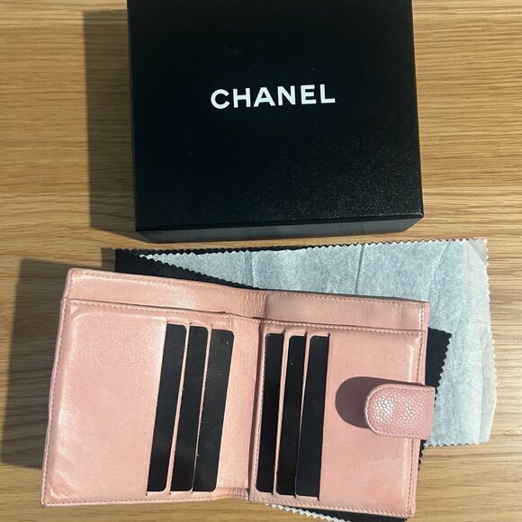 Vintage Chanel Pink Caviar Wallet - Picture 4 of 6